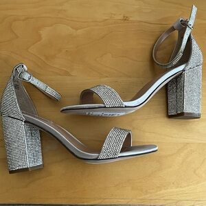 NIB Steve Madden Spark Rhinestone Embellished Ankle Strap Sandals - Size 8